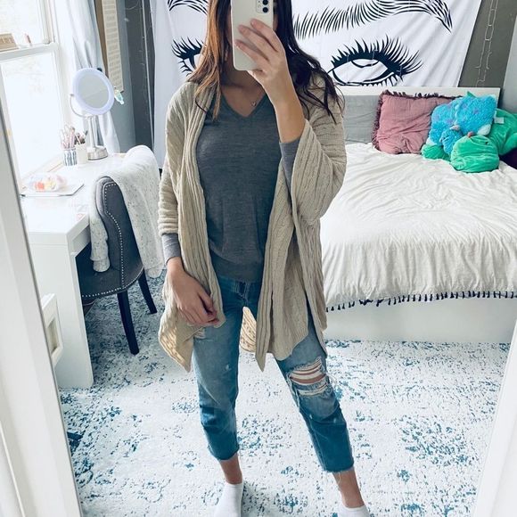 Francesca's Collections Sweaters - Beige Francescas Shawl